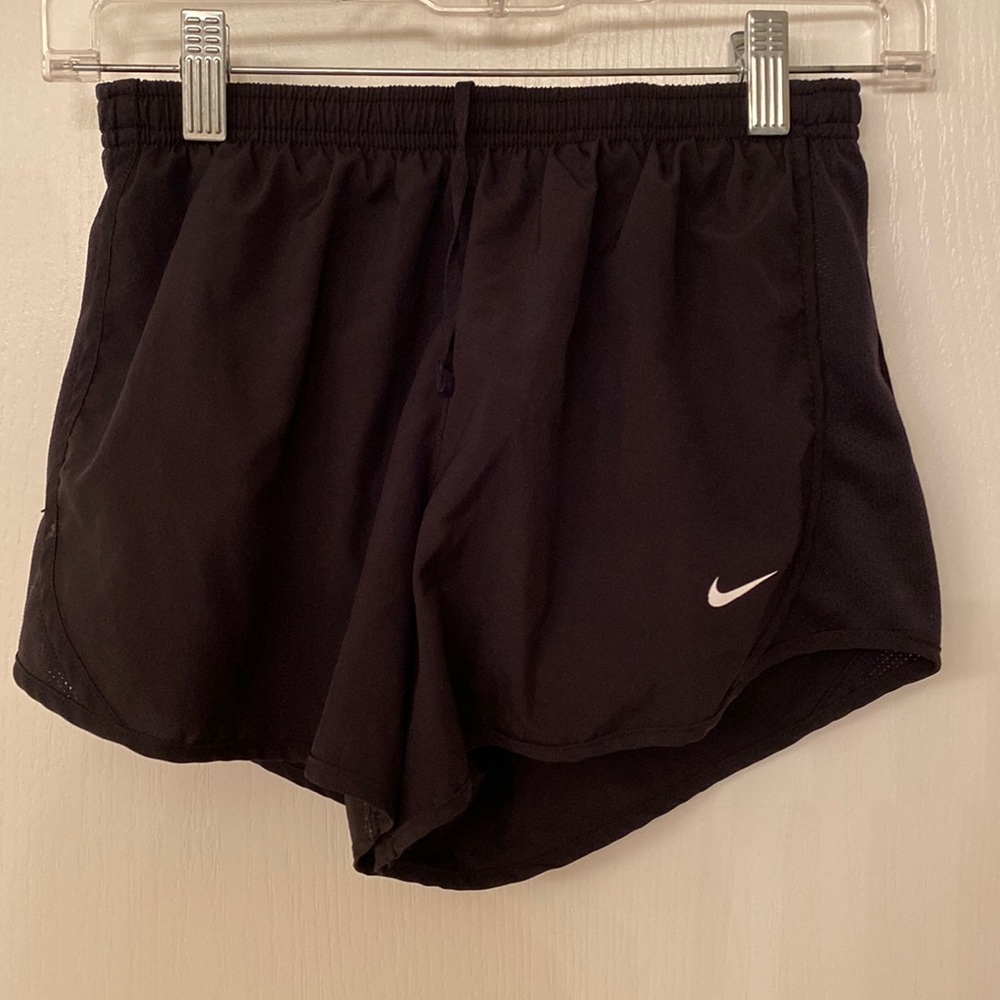 Nike Dri Fit girls standard fit size large black shorts